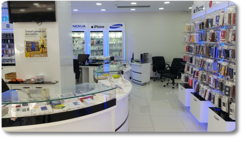 Kenar gsm magaza dekorasyon  iletişim ve elektronik sektörüne 2000 yılından bu yana profesyonel olarak mağaza  dekorasyonu alanında hizmet vermektedir. Ürün gruplarımız içerisinde cep telefonu bankoları camlı vitrinler aksesuar panoları  ödeme bankoları satış tezgahları teşhir standları telefon kulubeleri ve komple telefoncu dekorasyonu uygulamaları bulunmaktadır. Bunun yanı sıra üretici firma olmanın avantajını da kullanarak sizin özel istek ve tasarımlarınıza da cevap vermekteyiz. 