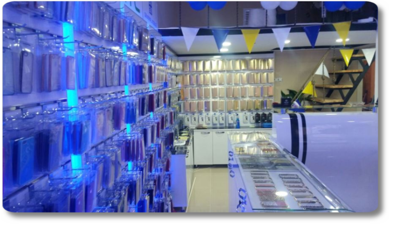 Kenar gsm magaza dekorasyon  iletişim ve elektronik sektörüne 2000 yılından bu yana profesyonel olarak mağaza  dekorasyonu alanında hizmet vermektedir. Ürün gruplarımız içerisinde cep telefonu bankoları camlı vitrinler aksesuar panoları  ödeme bankoları satış tezgahları teşhir standları telefon kulubeleri ve komple telefoncu dekorasyonu uygulamaları bulunmaktadır. Bunun yanı sıra üretici firma olmanın avantajını da kullanarak sizin özel istek ve tasarımlarınıza da cevap vermekteyiz. 
